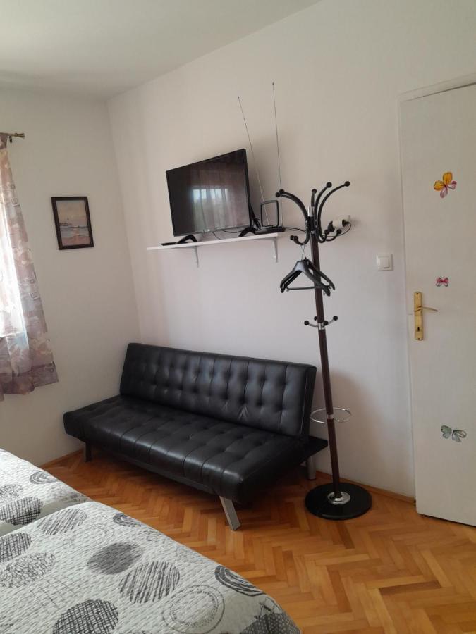 Room Bioci 希贝尼克 外观 照片