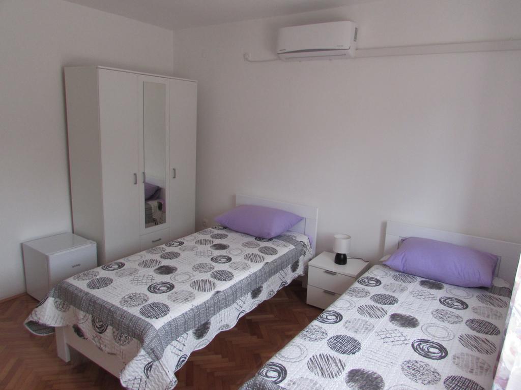 Room Bioci 希贝尼克 外观 照片